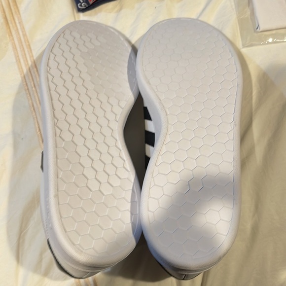 Adidas - Picture 4 of 6